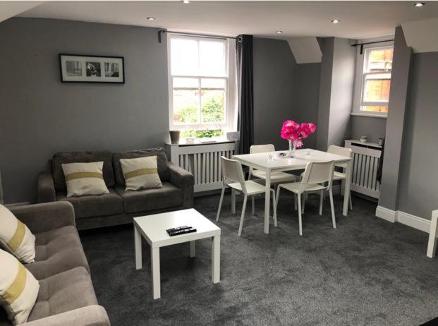 Selfridges Serviced Apartments room 3