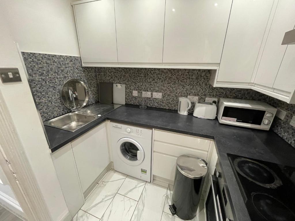 Selfridges Serviced Apartments room 5